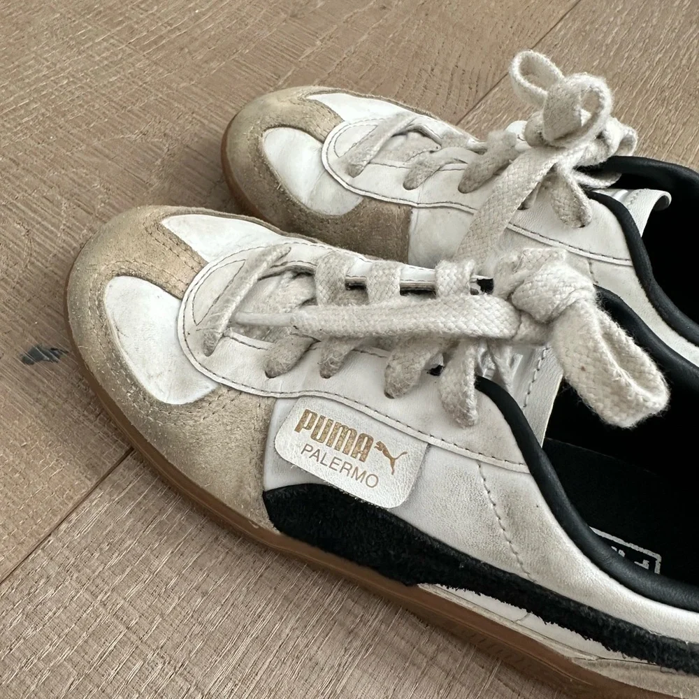 Puma Palermo’s Beige and Black Sneakers